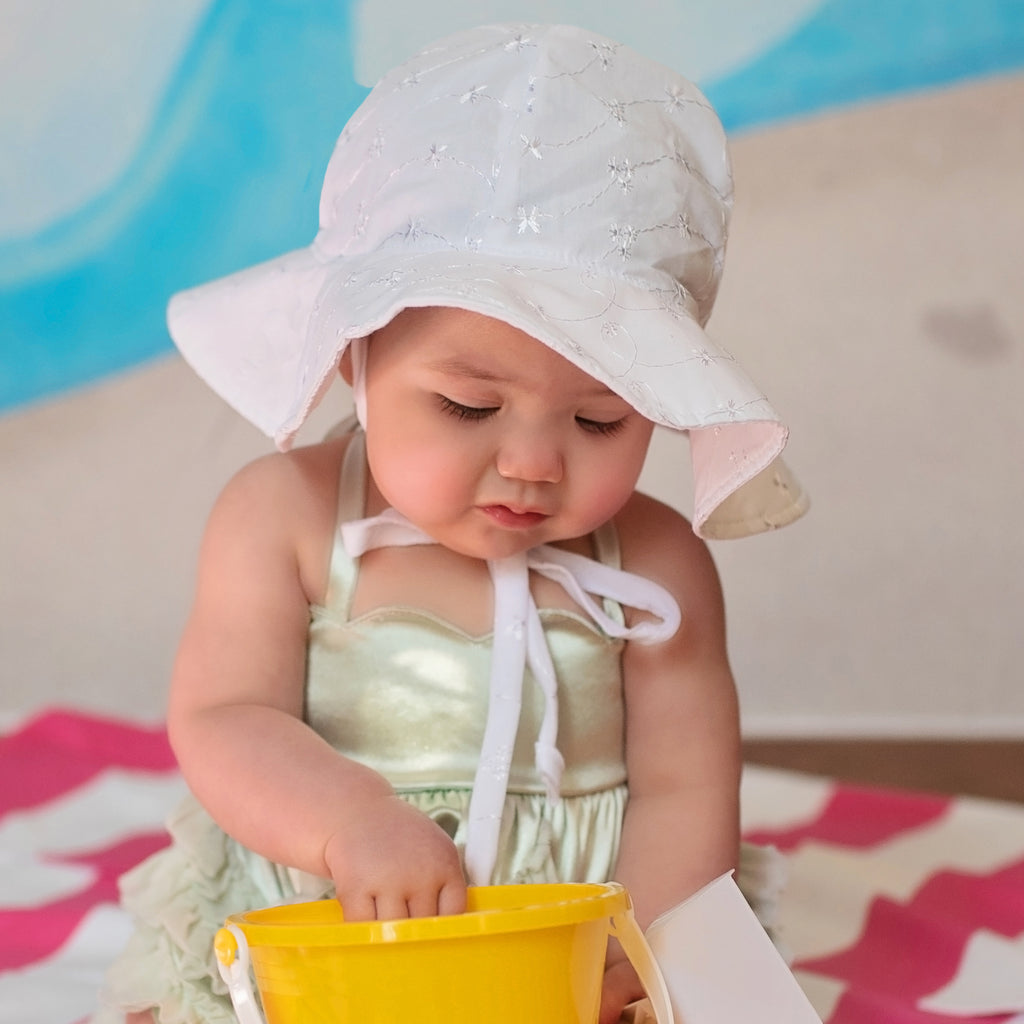 summer hat infant White Eyelet Wide Brim Baby Sun Hat With UPF 50 Sun Protection Infant Hat Newborn Hat |