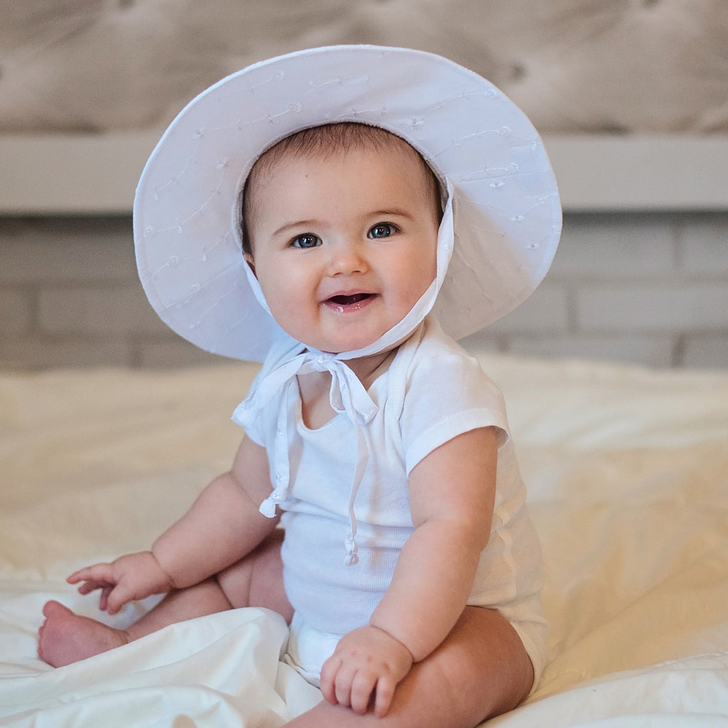 White Wide Brim Baby Sun Hat With UPF 50 Sun Protection Infant Hat Newborn Hat